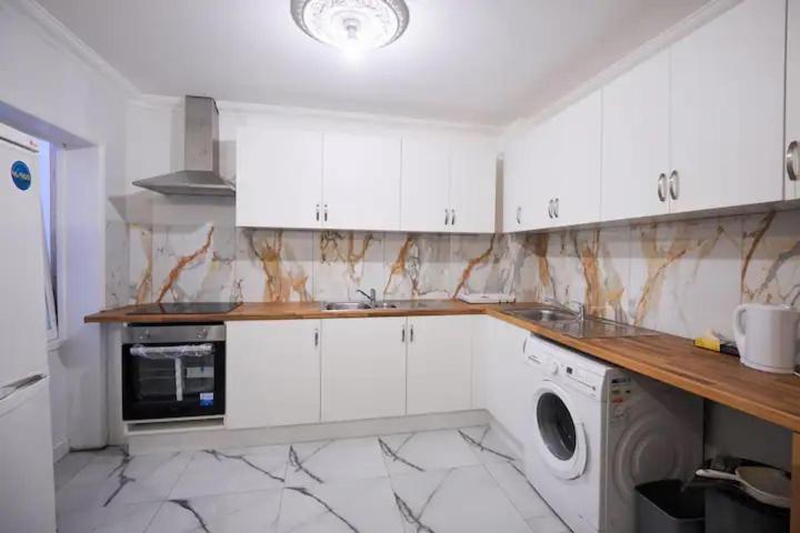 Pensión Spacious 4 Beds - Private Bathrooms In Canary Wharf Londres